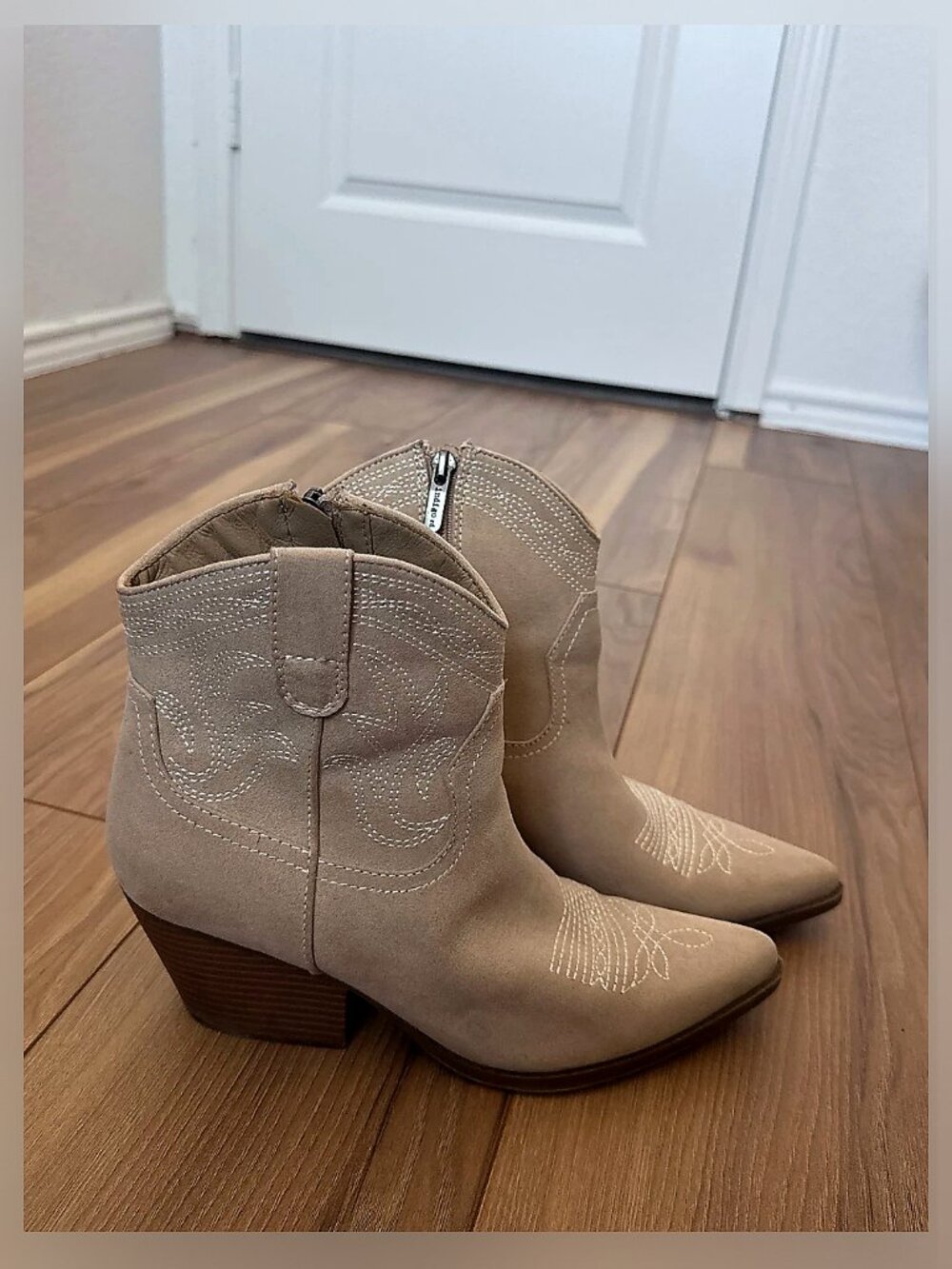 Cowboy boots - Picture 3 of 6